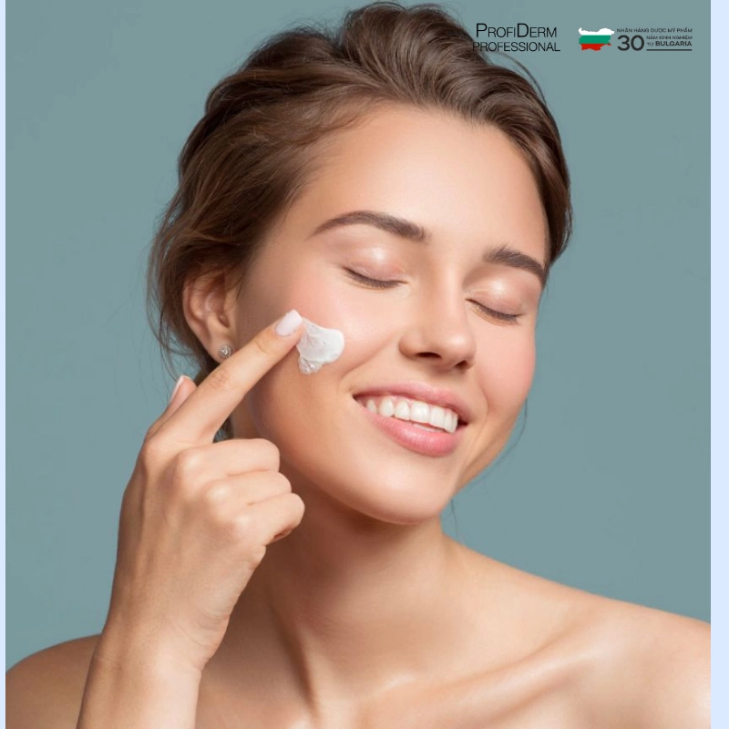 Những Lưu Ý Quan Trọng Khi Chăm Sóc Da Khô Nhạy Cảm