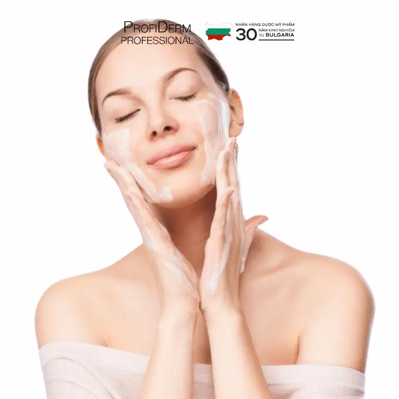 da mụn nên rửa mặt mấy lần